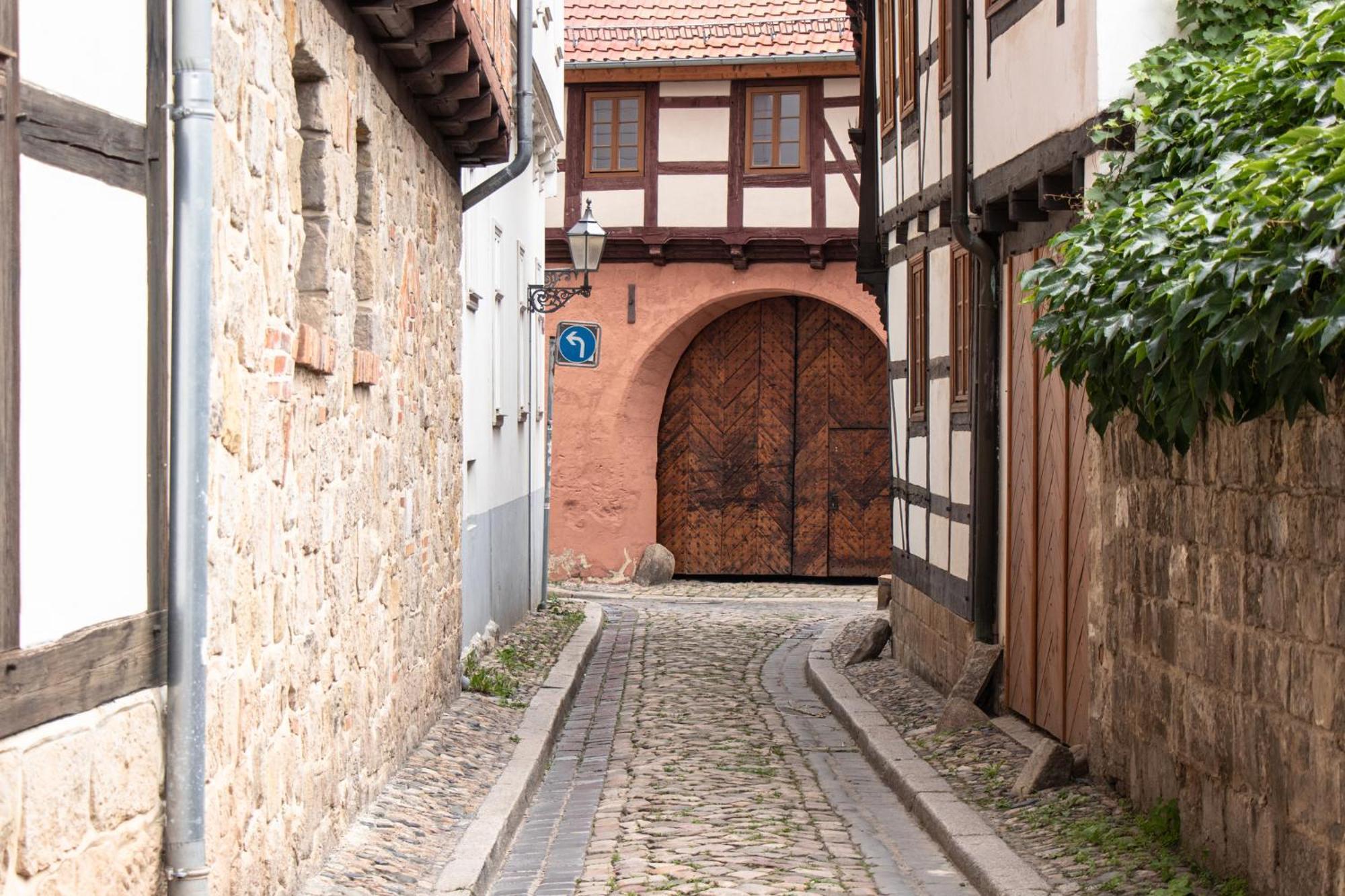 Ferienhaus Im Altstadtgaesschen Mit 3 Badezimmern Quedlinburg Exterior photo